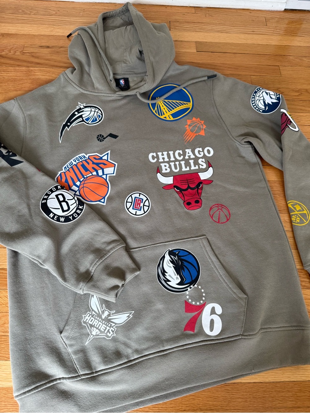 NBA Team Logo Hoodie - Men’s Medium, New without tags